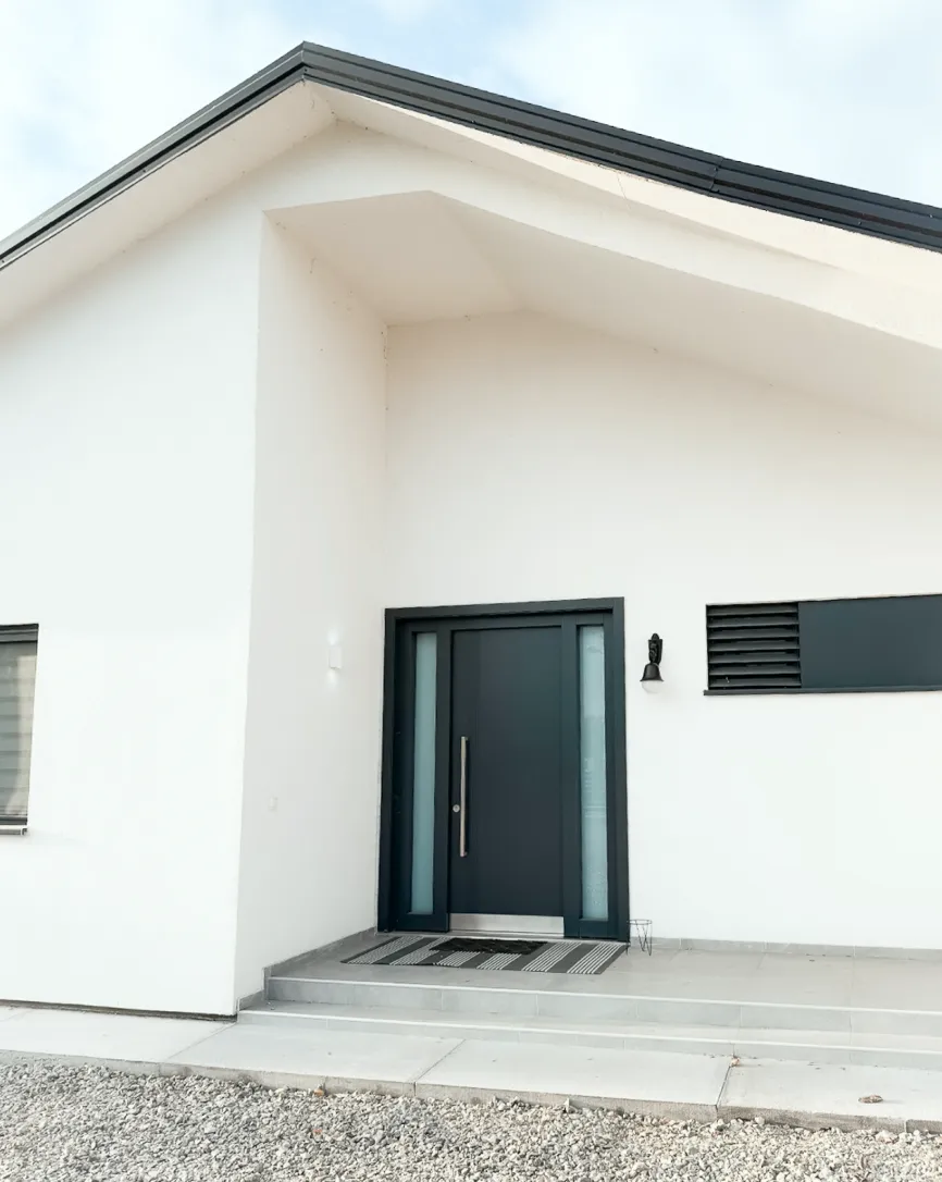 Zelena sigurnosna vrata sa svežom bojom i pouzdanom zaštitom