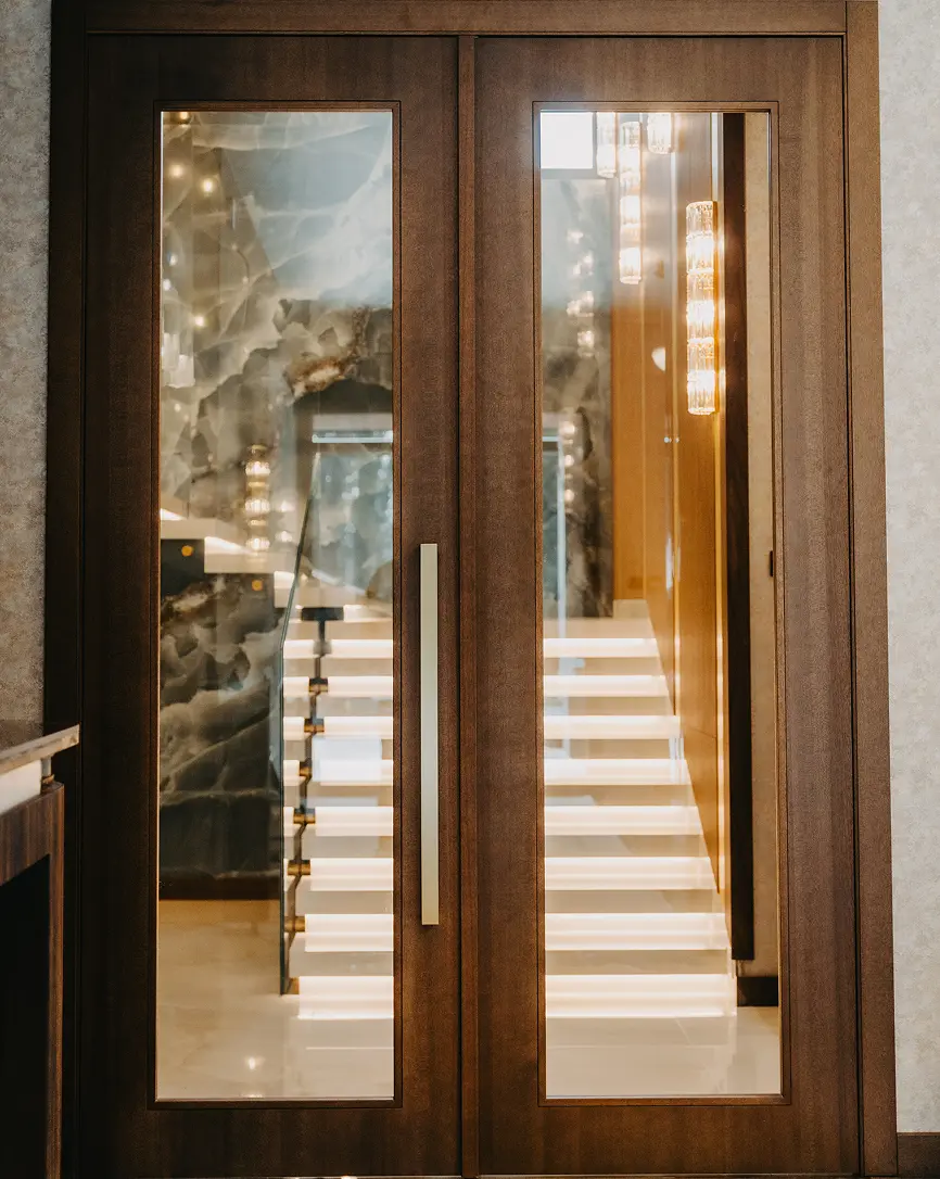 Staklena dvokrilna vrata sa kaljenim sigurnosnim staklom i aluminijumskim ramom