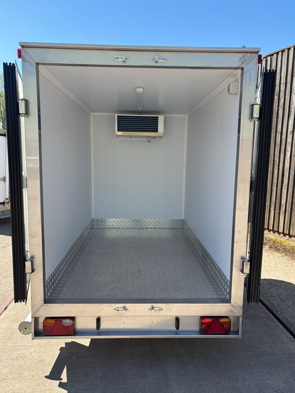 2.5 metre ‘Chill-Tow’ Trailer