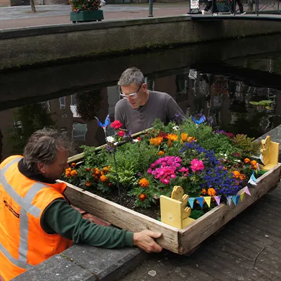 Plaatsing drijftuintjes in Heerenveen