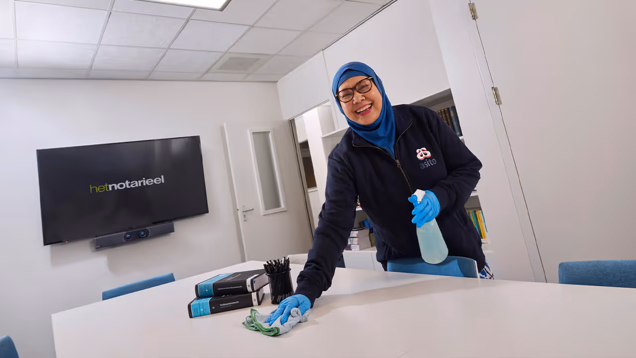 Schoonmaker bij het Notarieel in Rijssen