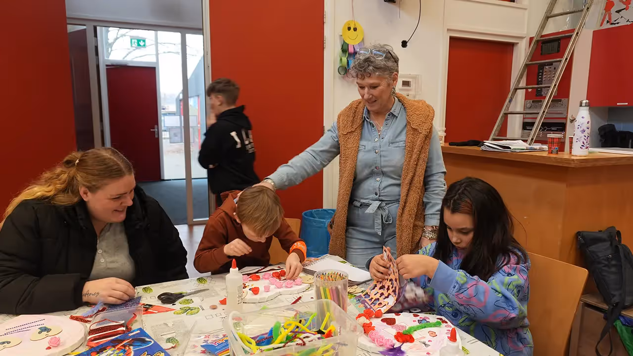Erica Ottens organiseert knutselmiddag