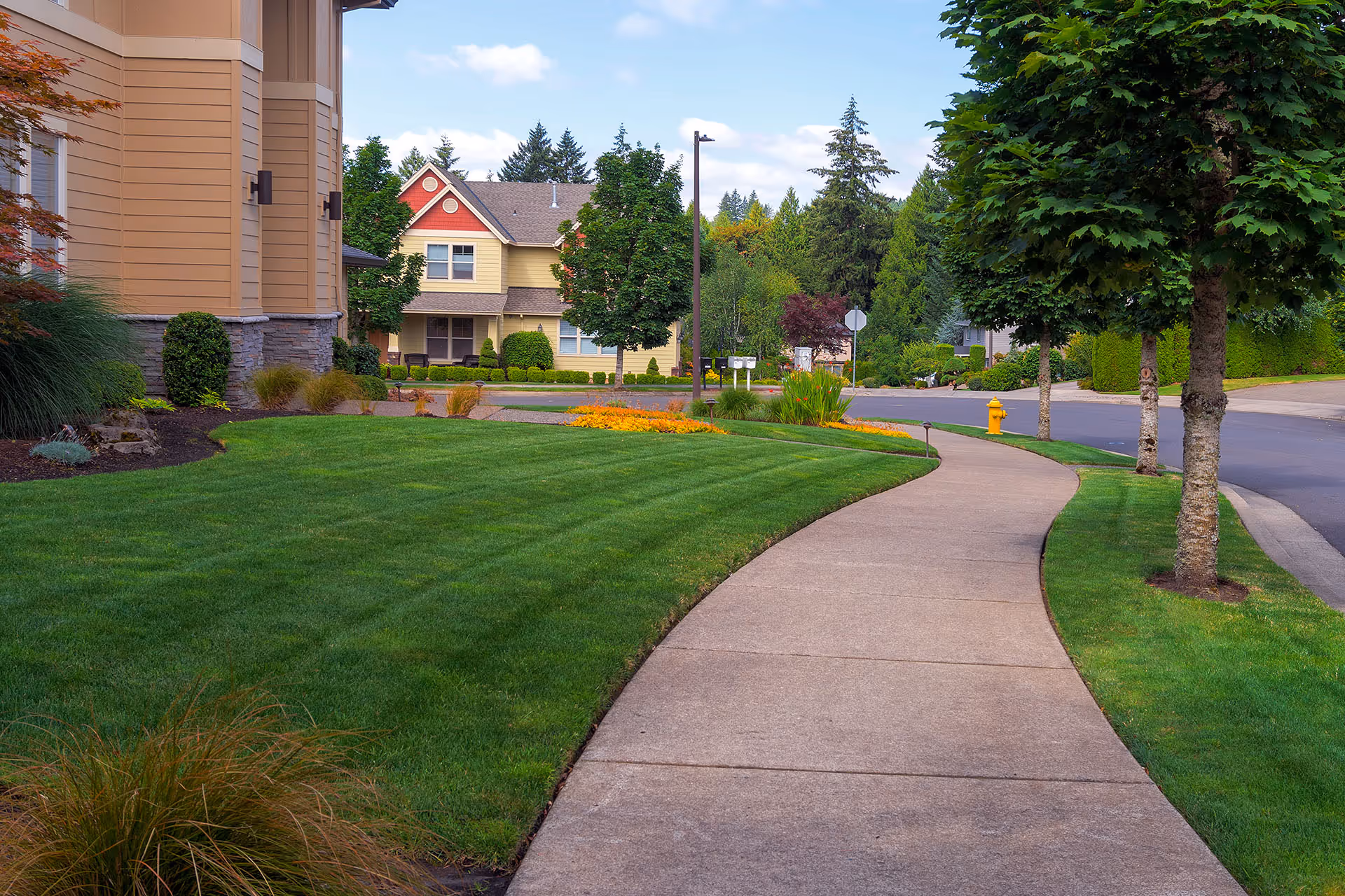 lawn edging service by Nico’s Lawn Care LLC in Metro Detroit