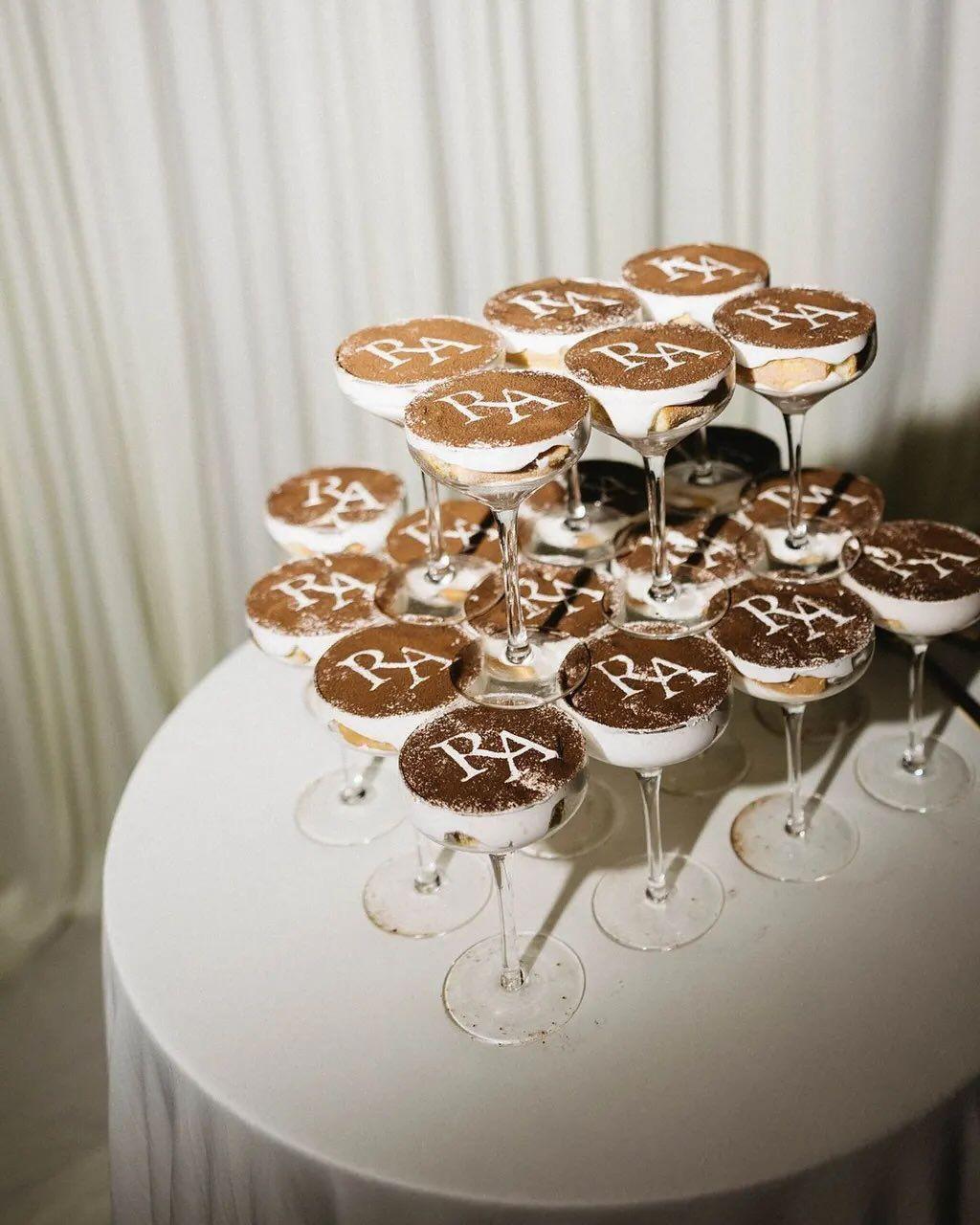 Tiramisu-Portionen im Glas auf einem Firmenevent in Hamburg