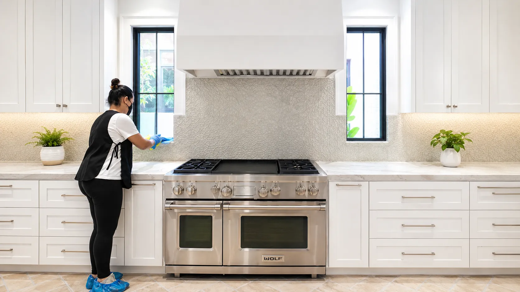 How Much Should You Tip a House Cleaner? A Simple Guide for 2026