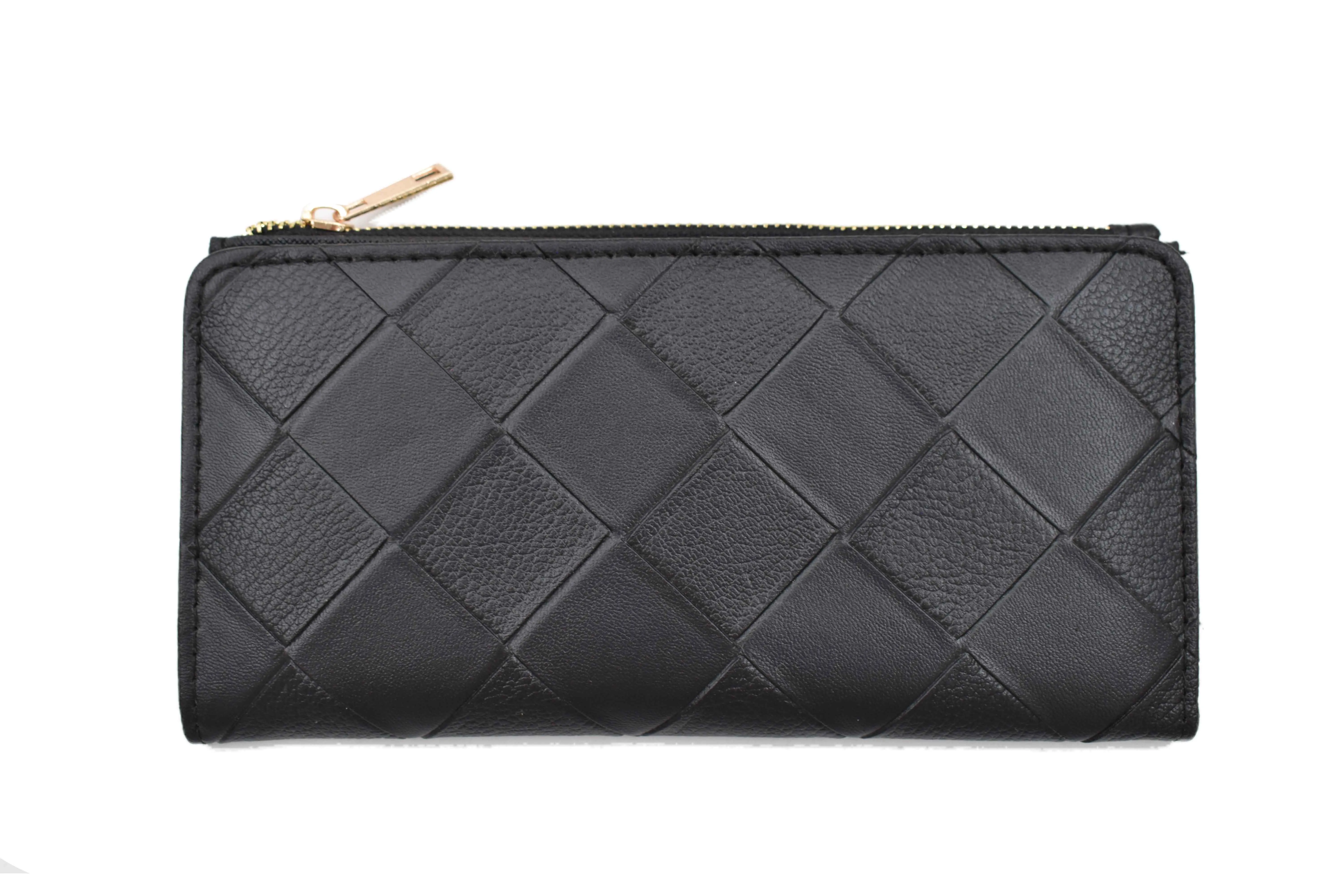 Cartera rectangular, diseño en rombos texturizado