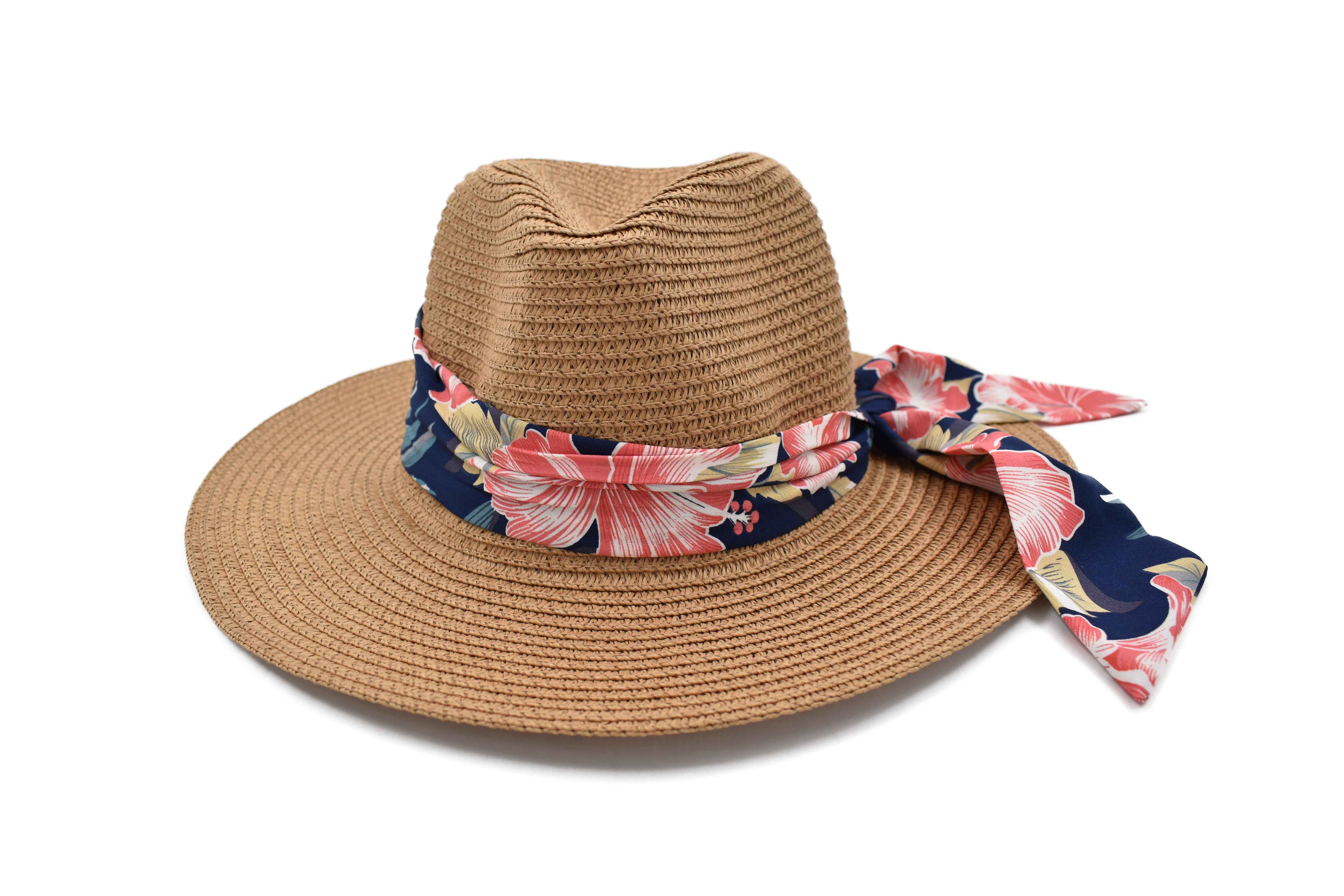 Sombrero panama color café, detalle pañuelo estampado de flores