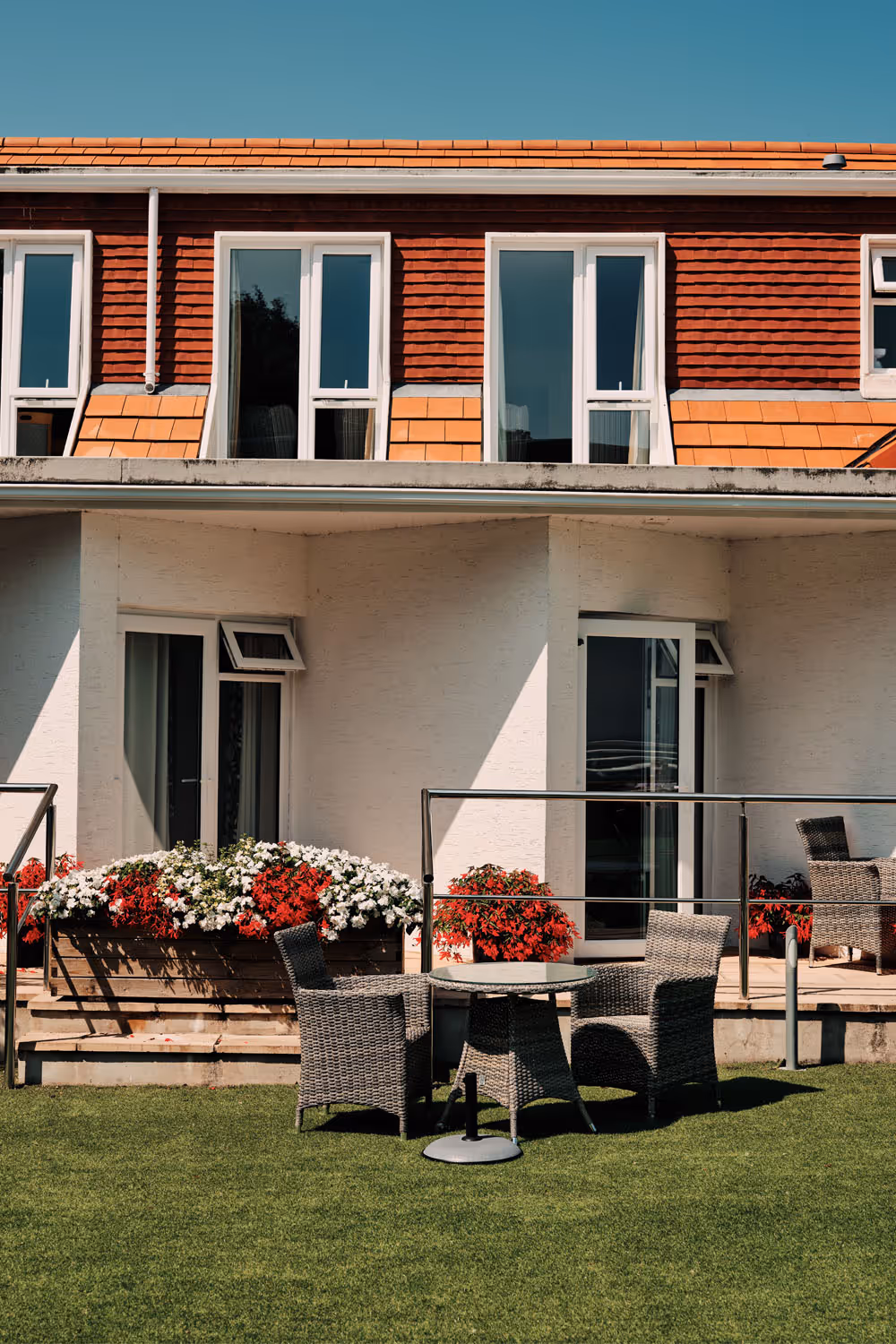 Cheval Roc terrace and rooms