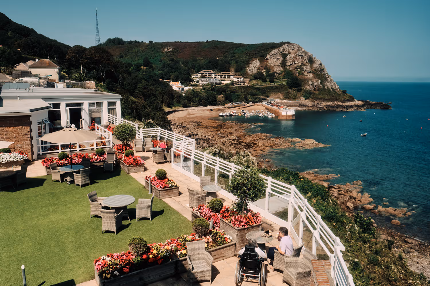 Cheval Roc terrace in the sun