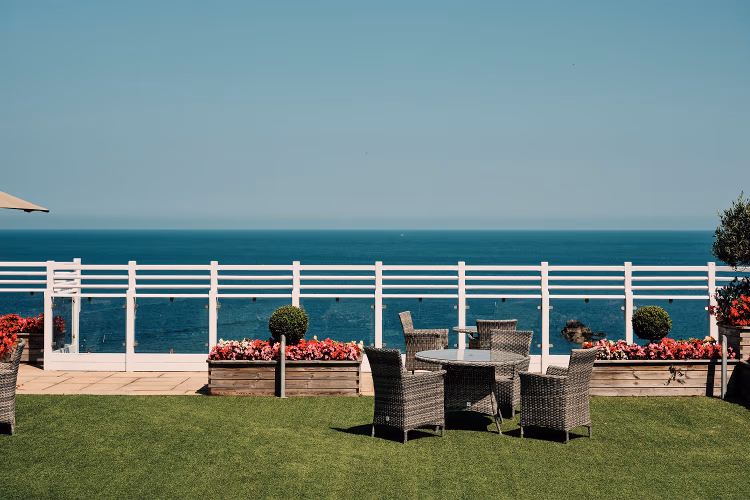 Cheval Roc terrace and lovely weather