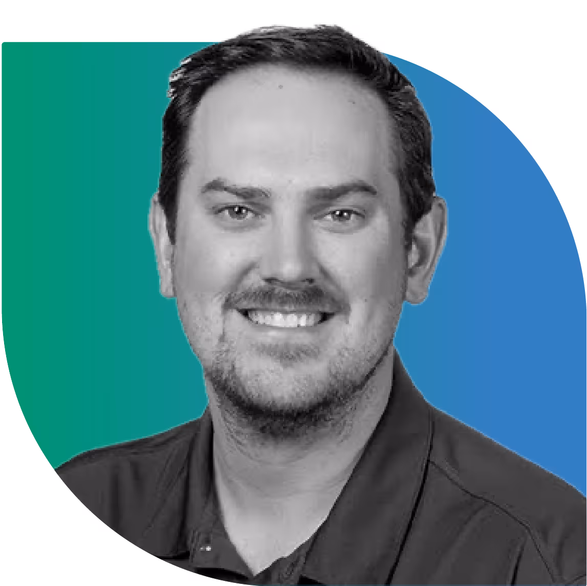 Head shot of Nick Reid