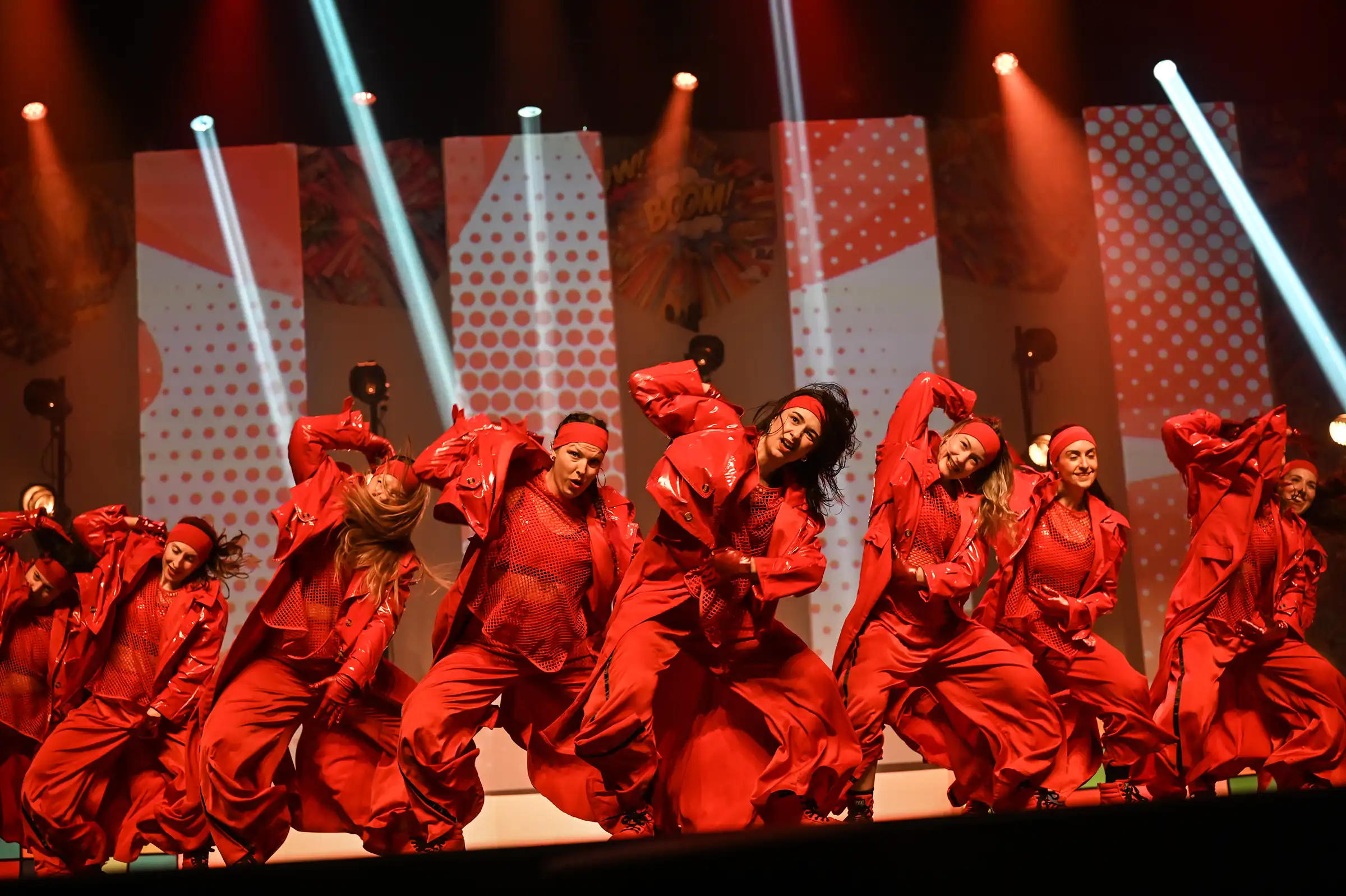 Danseur·euses du volet compétitif de Tendanse sur scène.