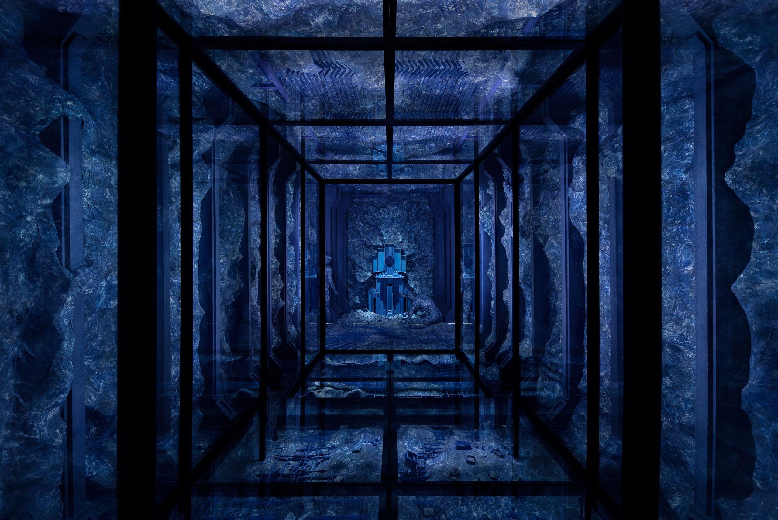 Levi Van Veluw 'Sanctum' (2020) Het HEM; Levi van Veluw, Sanctum, 2020, mixed media, 1200 x 400 x 400 cm.