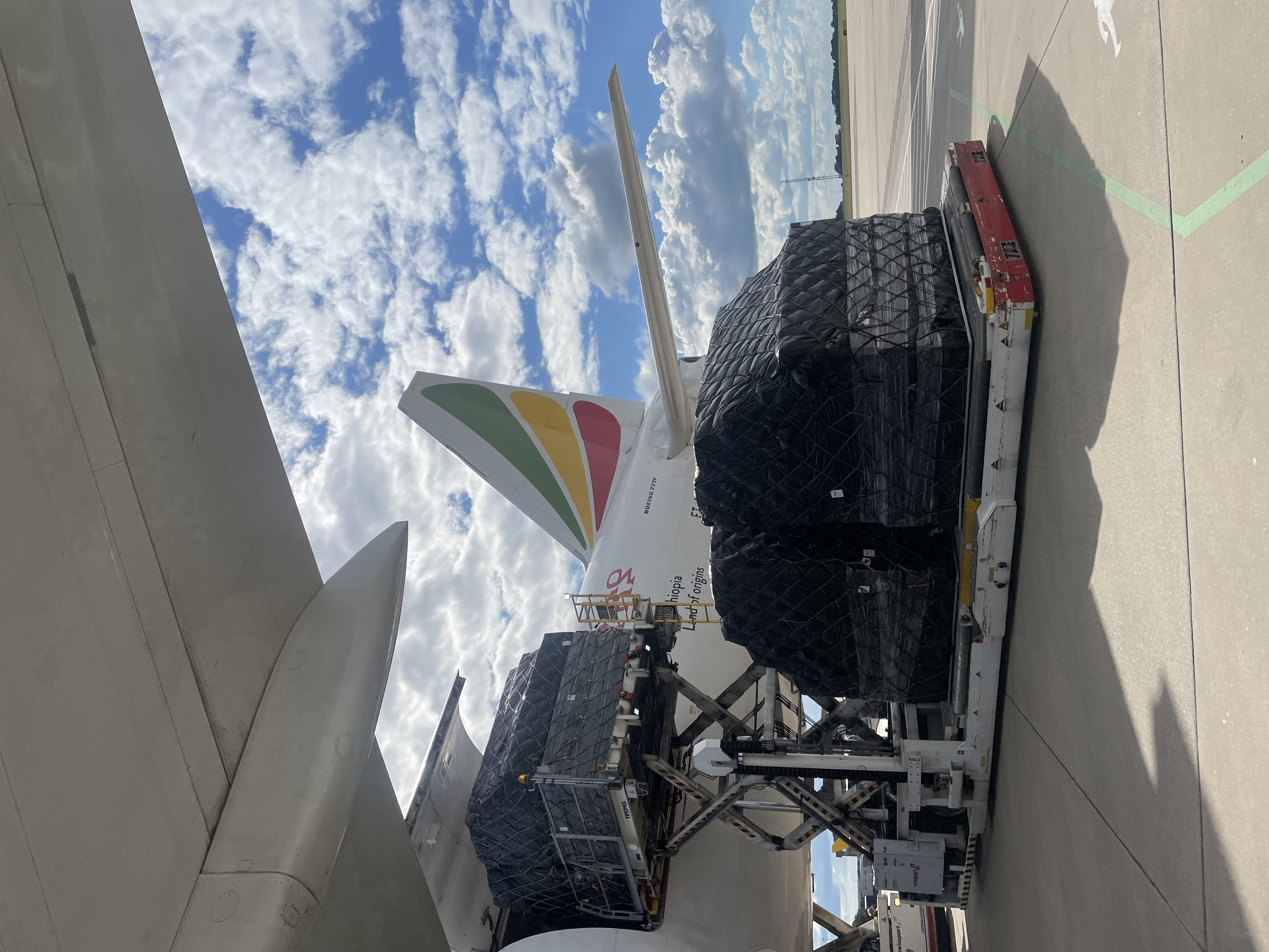 Shared charter capacity for specialist temperature-controlled cargo