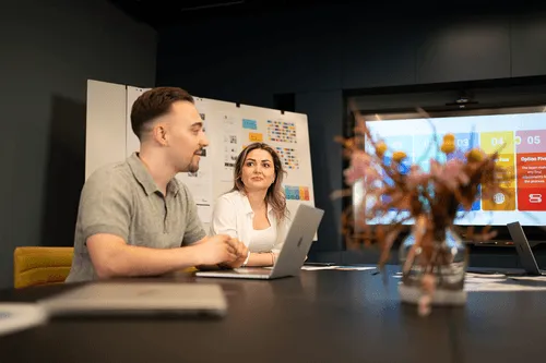 Team von Bloom Rocket bei der Arbeit