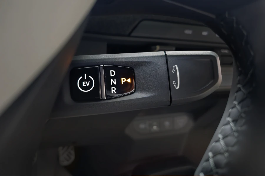 Column type gear shifter