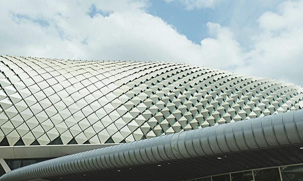 Высокий суд Сингапура поддержал решение арбитражного трибунала SIAC о прекращении арбитража по Типовому закону ЮНСИТРАЛ из-за санкций, сделавших разбирательство невозможным.