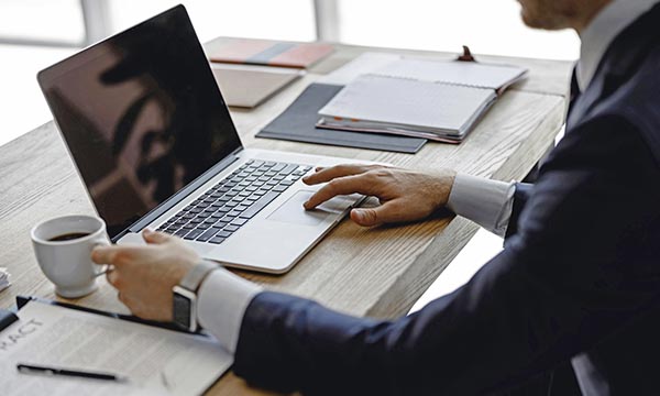 Минюст Сингапура выпустил руководство по GenAI в юридической практике, акцентируя этику, конфиденциальность и безопасное внедрение технологий.