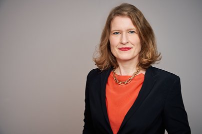 Keine Spielchen. Frauen müssen zusammenhalten und überparteilich arbeiten