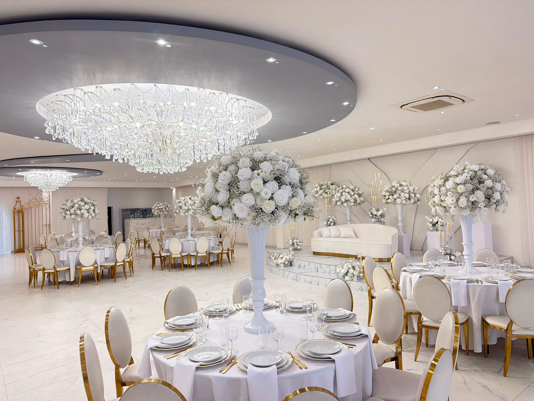Elegant ingerichte feestzaal van Meet & Much More in Mechelen