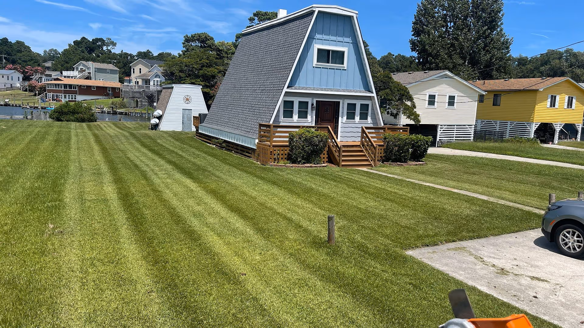 Weekly lawn maintenance with mowing and edging by Yard Rescue