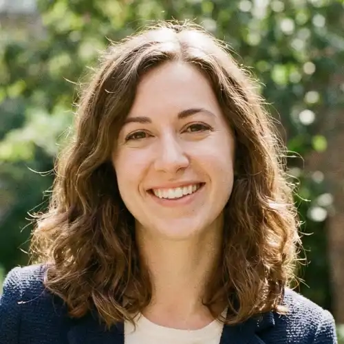 Testimonial headshot mockup sample