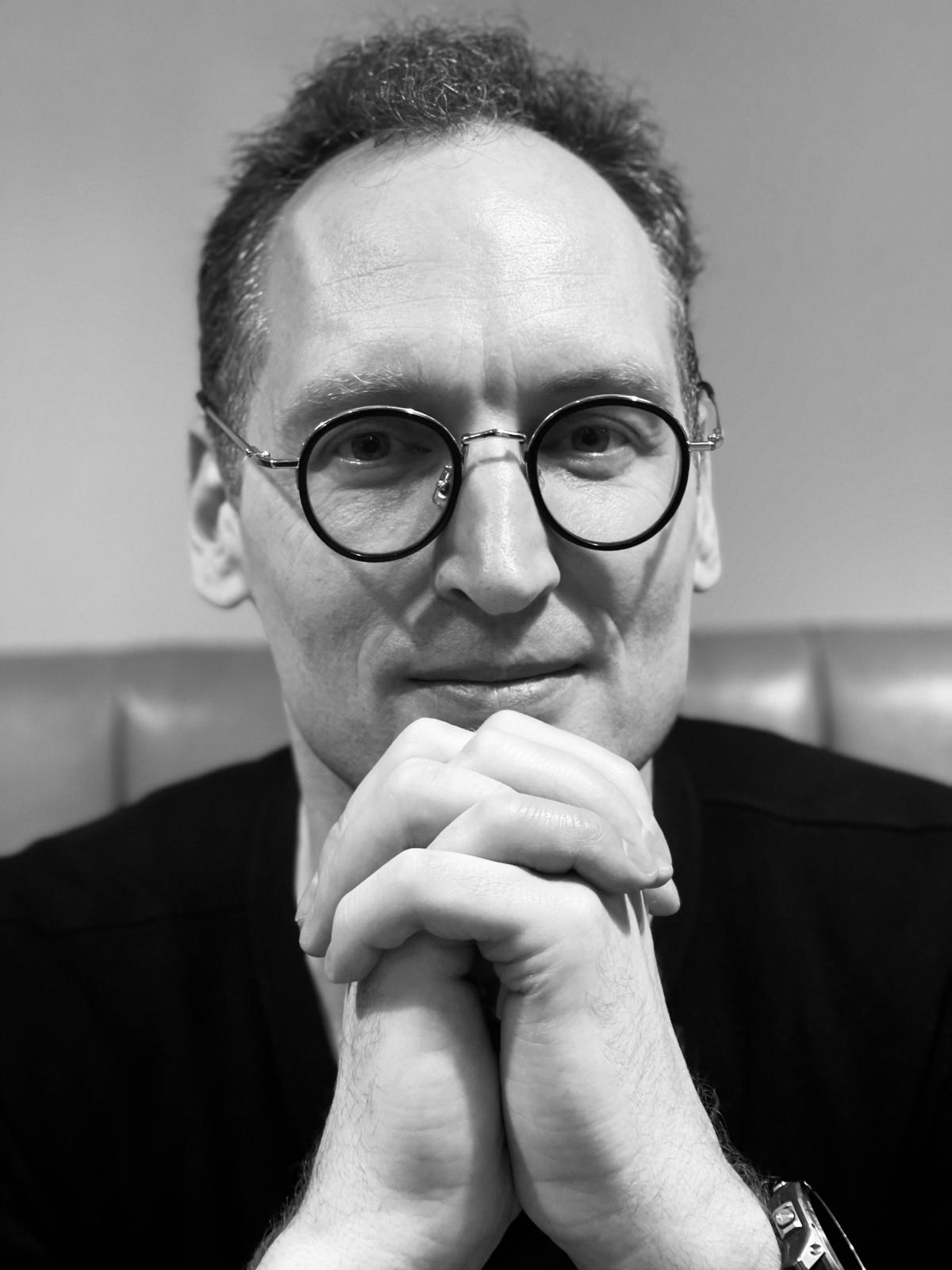 Headshot of Vincent Piscaer, founder and CEO of Tenebra Strategic Advisory