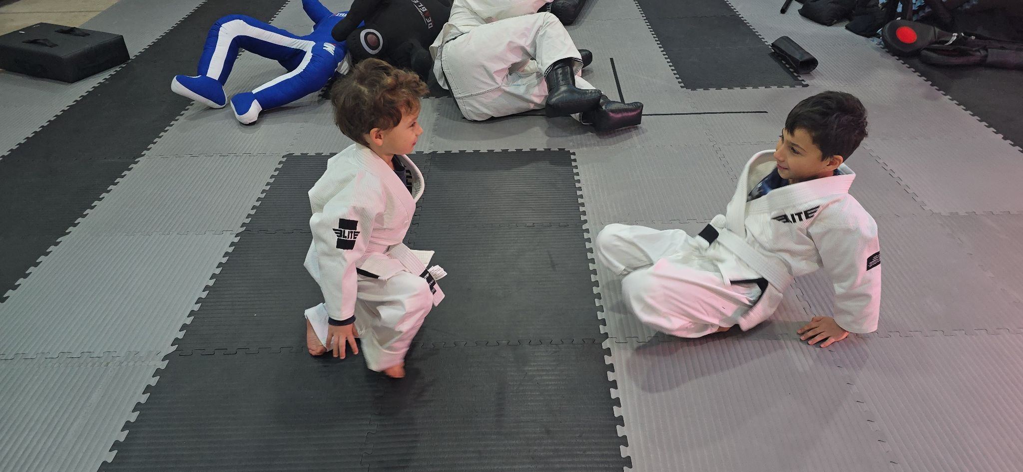 ren neo getting ready