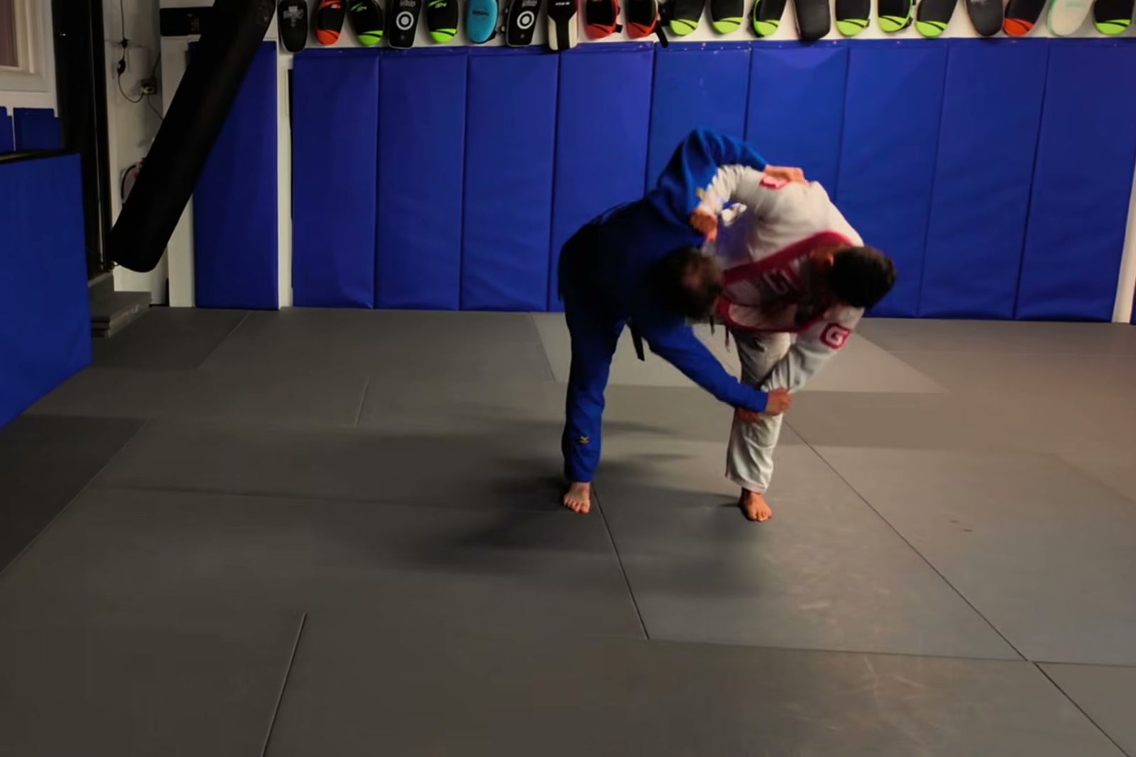Danny Gutman working an overhand grip on Alex Cuevas at ITC New York