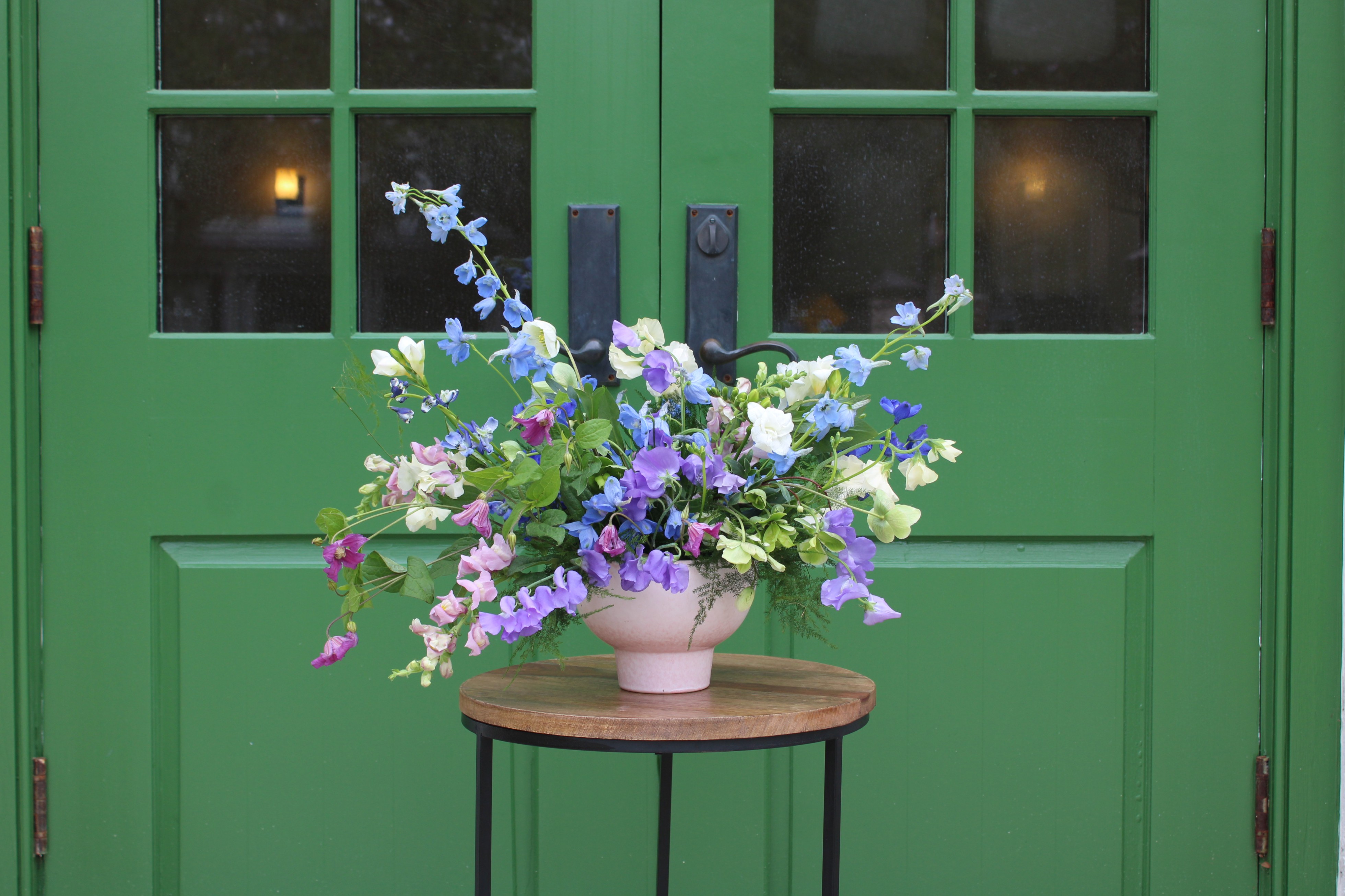 Celebrate with Style: Fresh Flowers for End-of-School Soirées