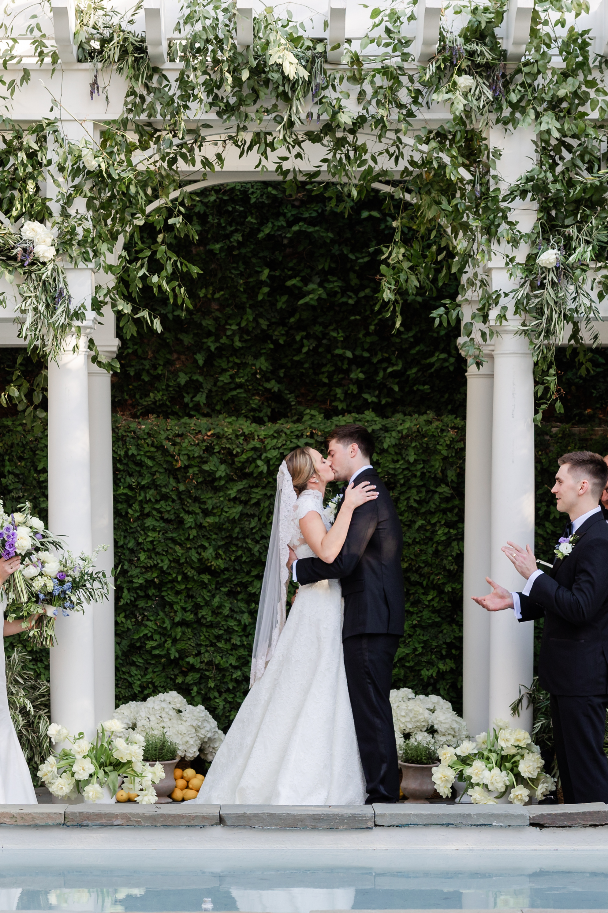 How to Decide Your Wedding Floral Style (Without Overthinking It)