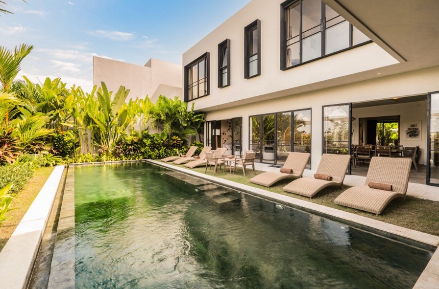 Spacious Umalas 6 Bedroom Villa