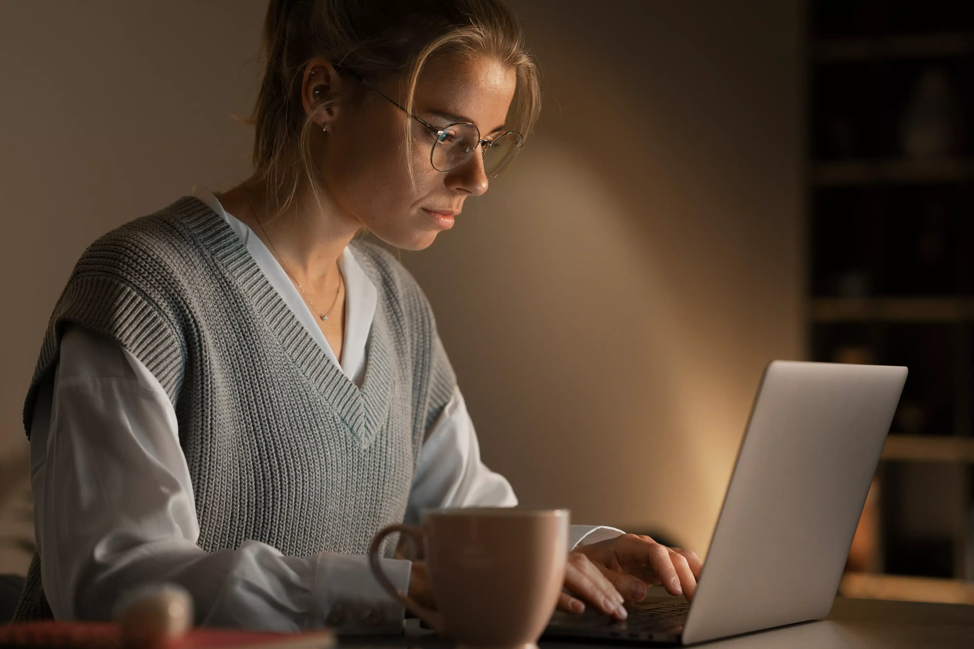 Woman working in laptop