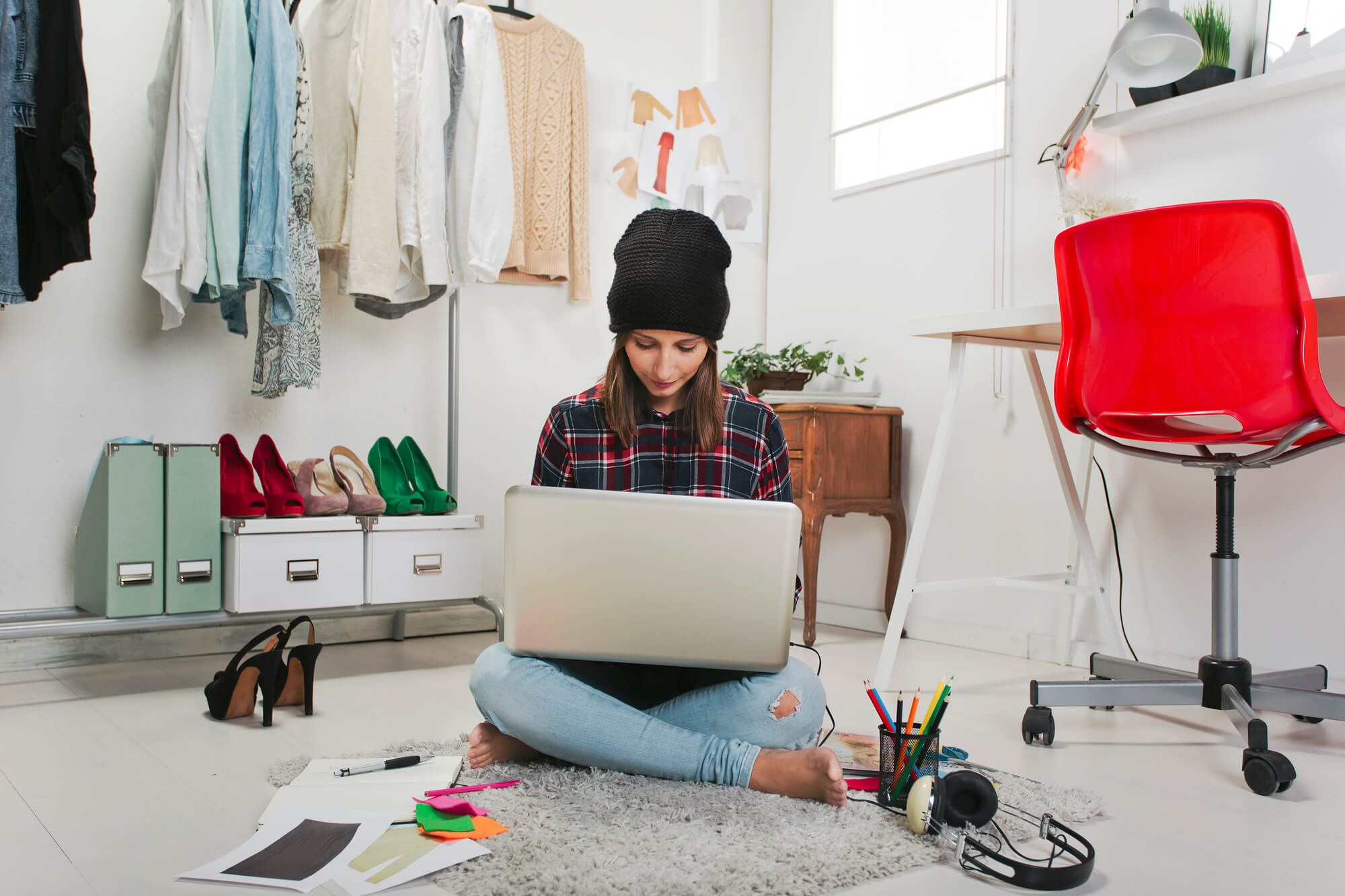 personal shopper working with her laptop