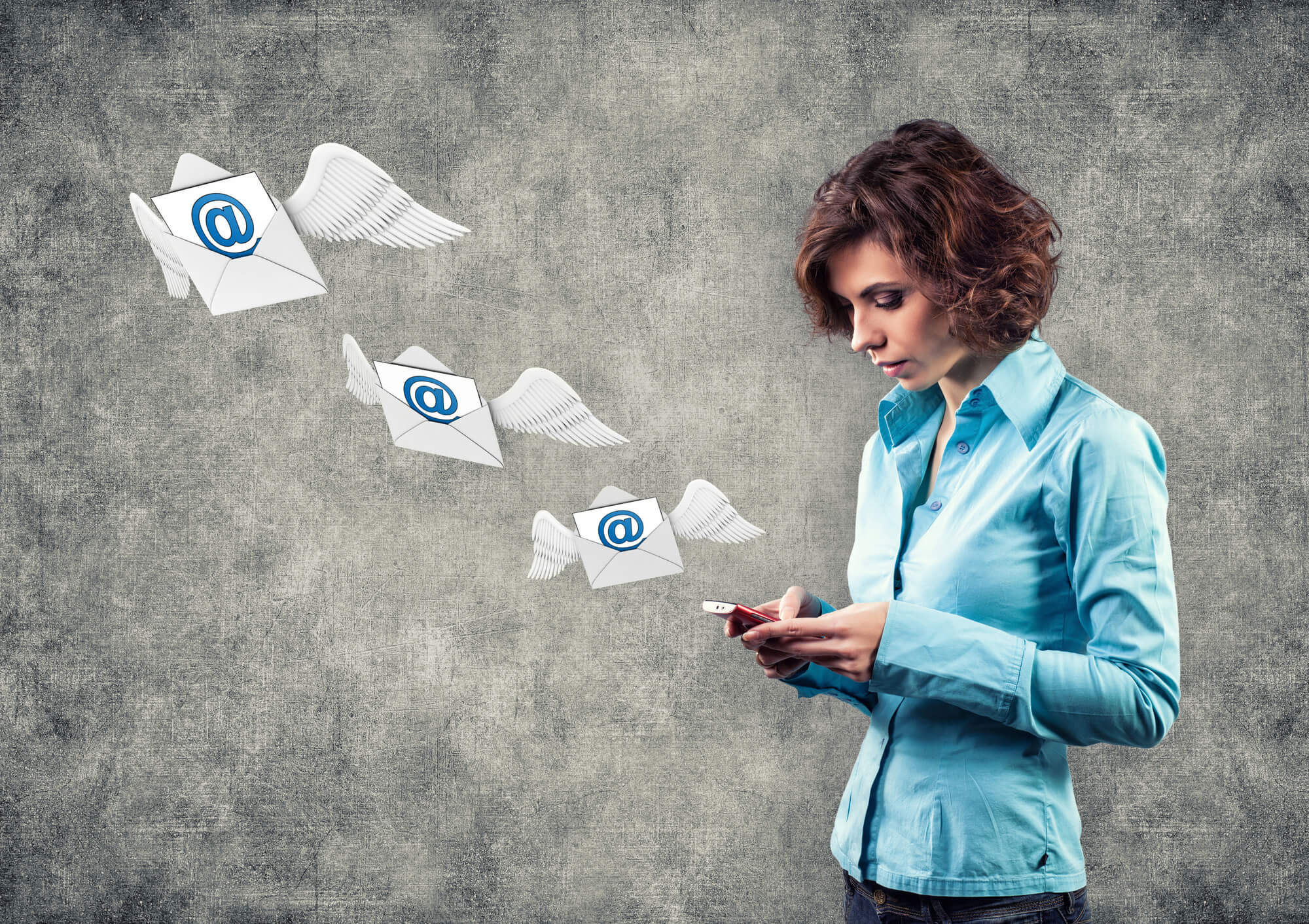 girl replying to mentions through her phone