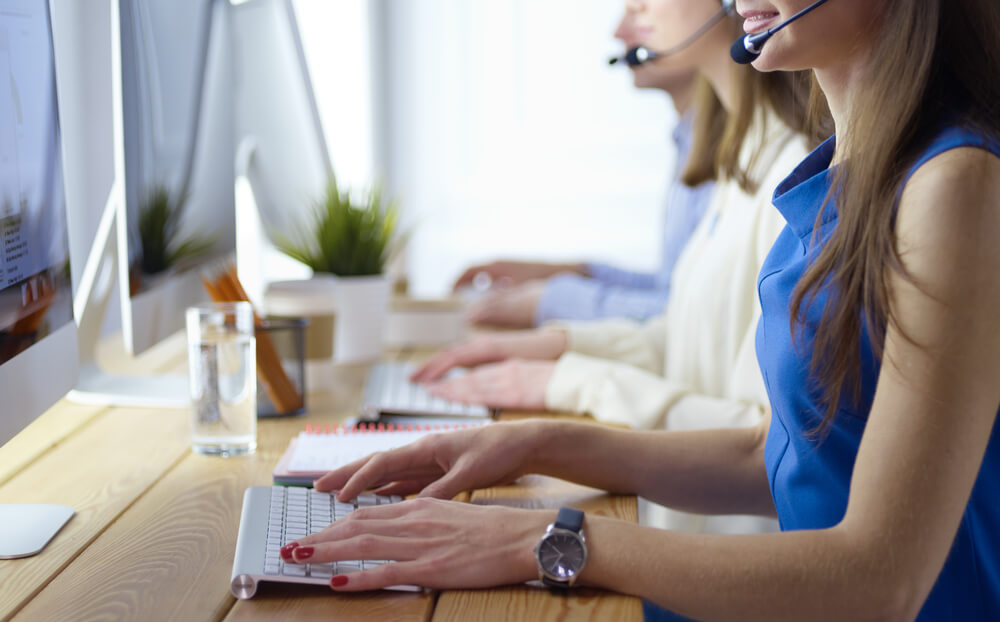 customer service agents social media marketing