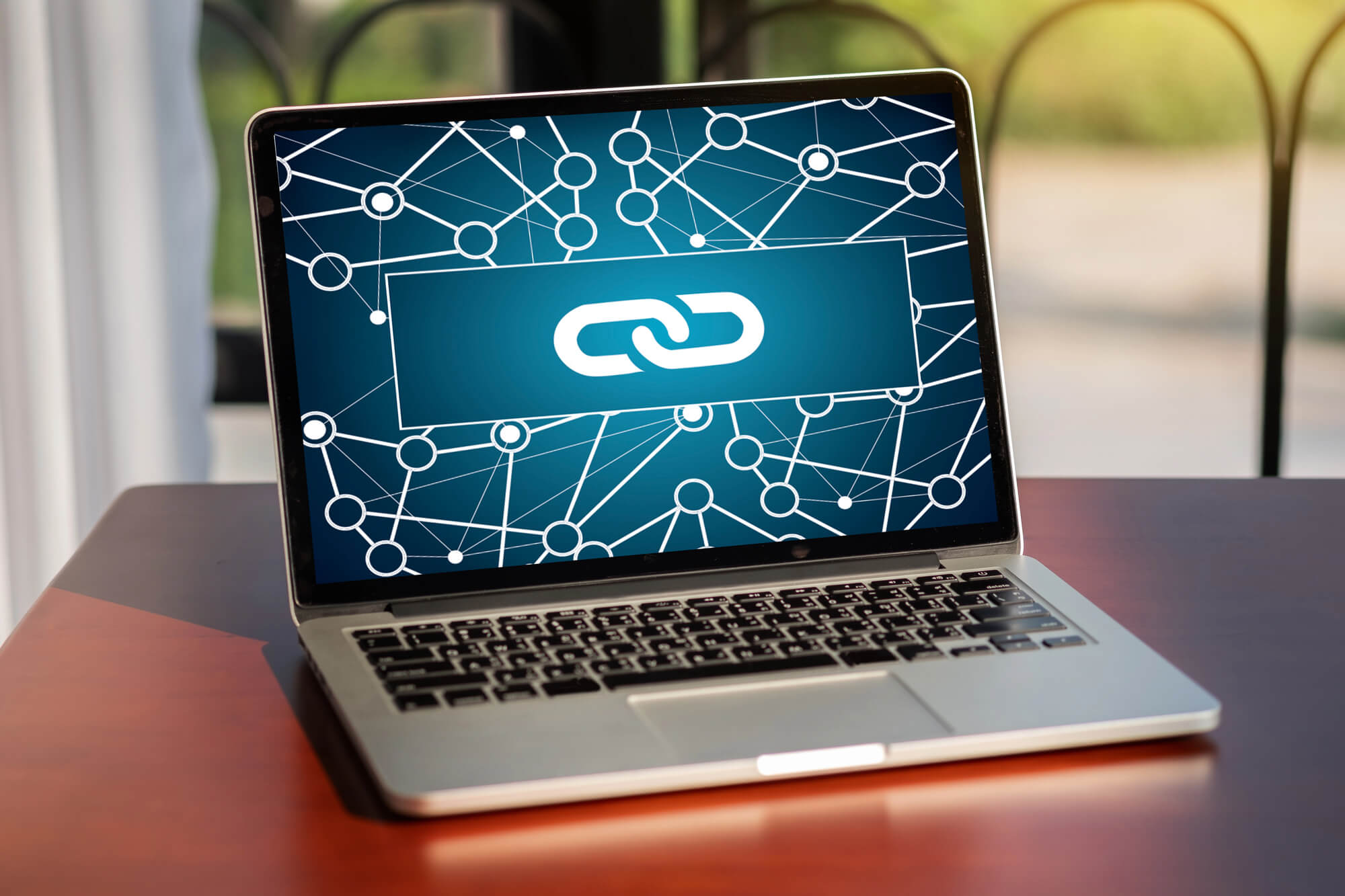 laptop showing backlink concept on screen