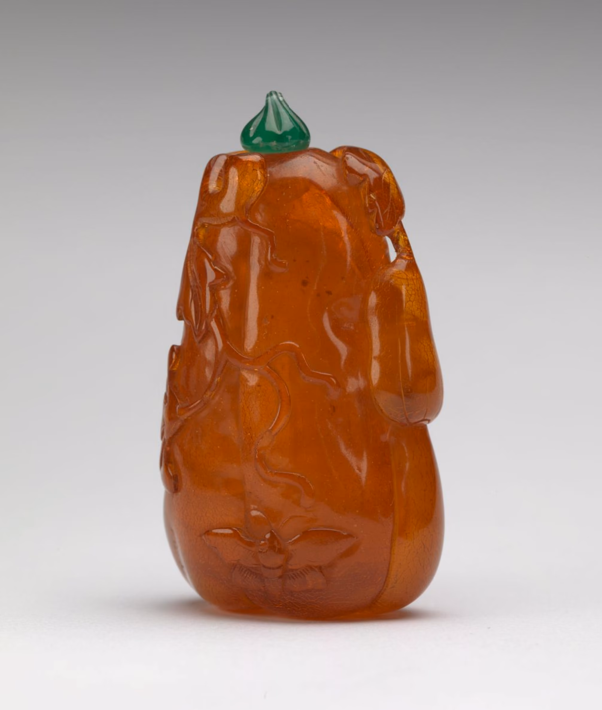 Amber in the form of a melon