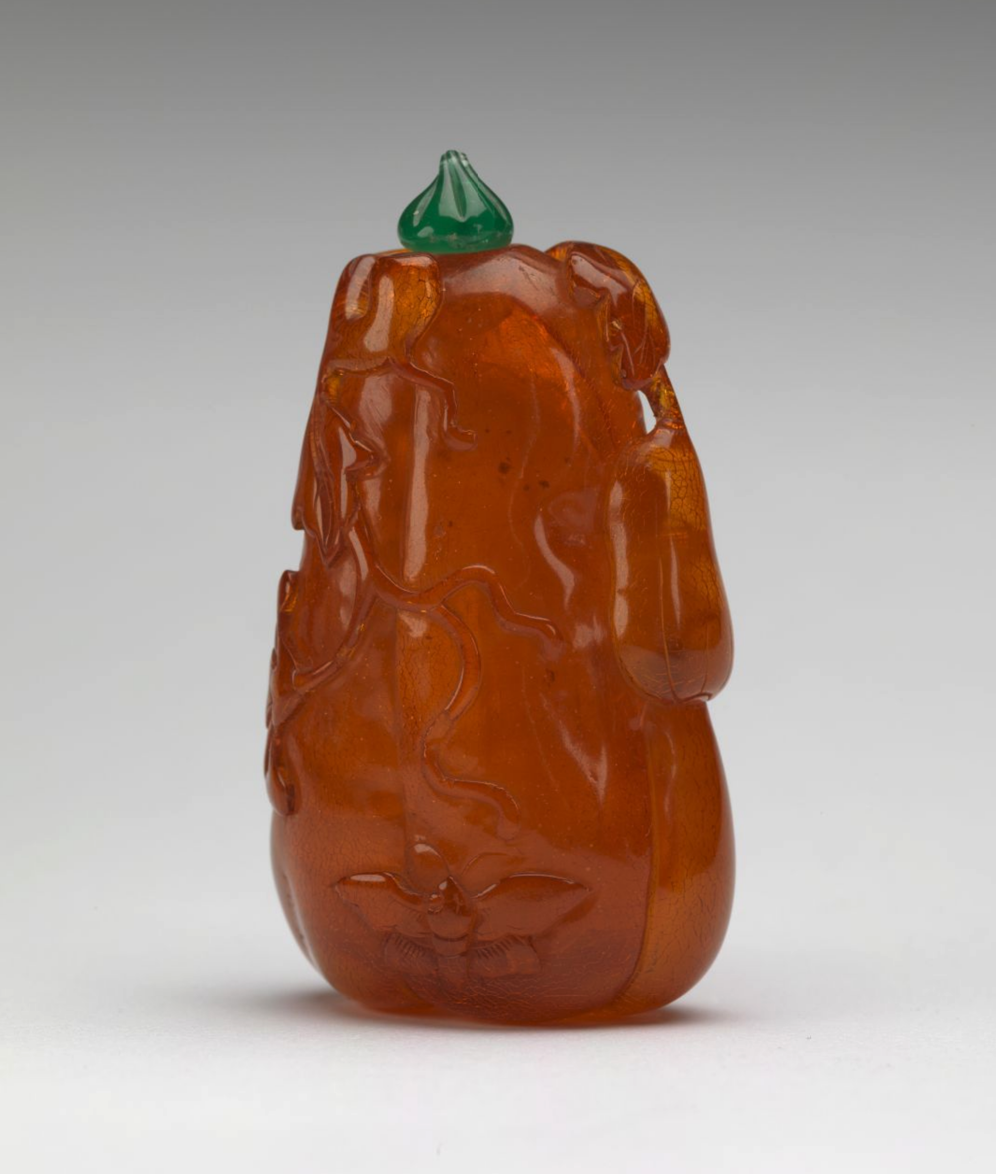 Amber in the form of a melon