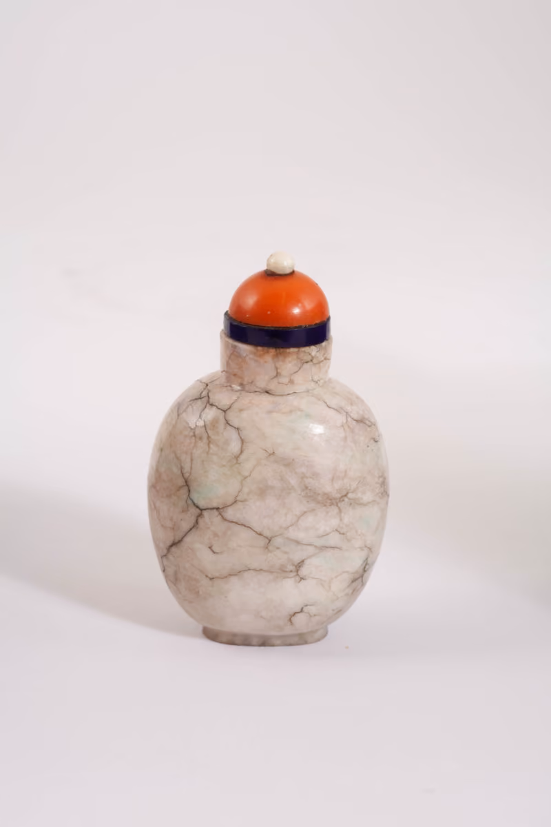 Alabaster of spade form