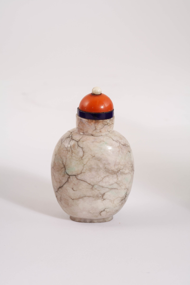 Alabaster of spade form