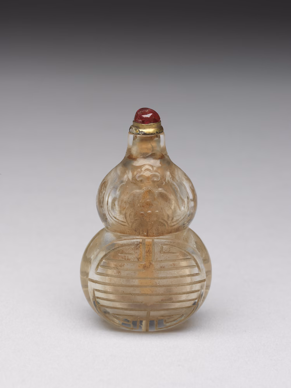 Crystal in gourd form with auspicious symbols