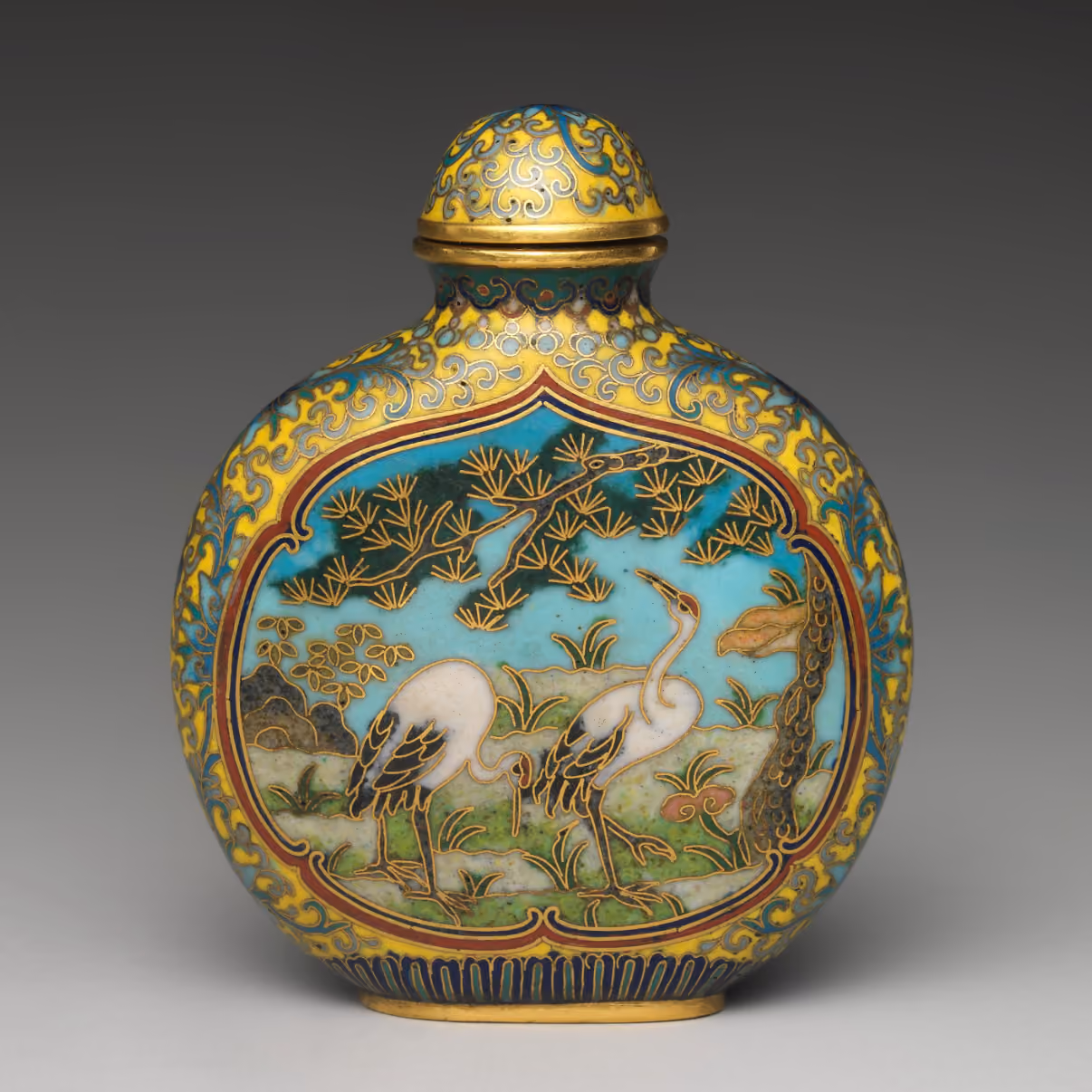 Cloissoné enamel snuff bottle