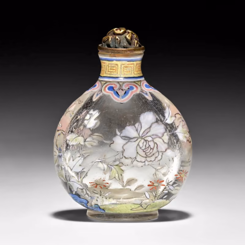 Enamel on glass snuff bottle