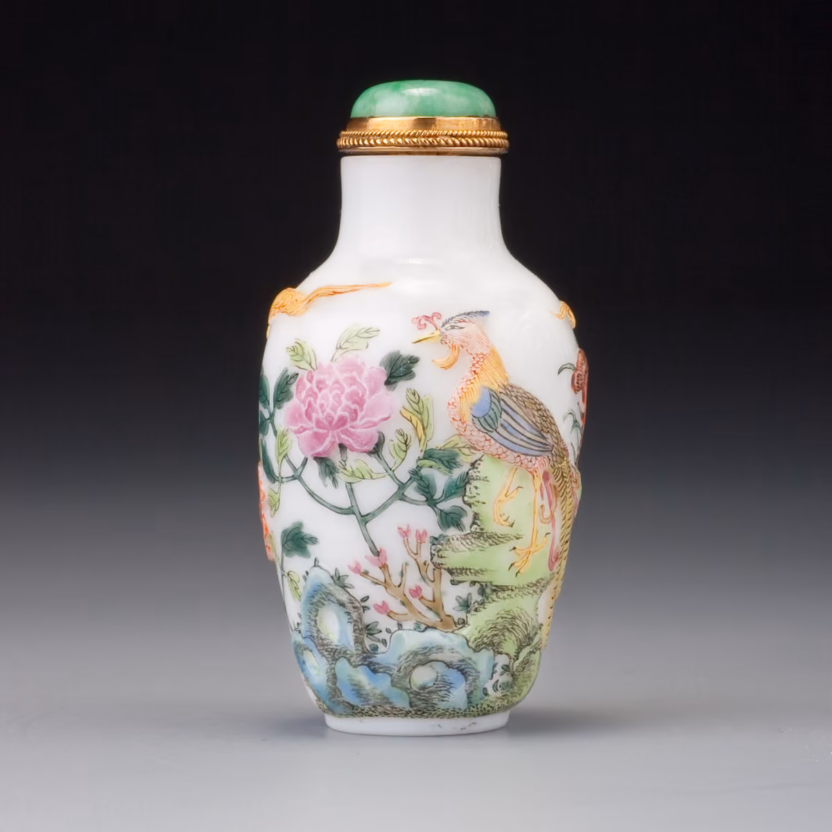 Famille rose snuff bottle