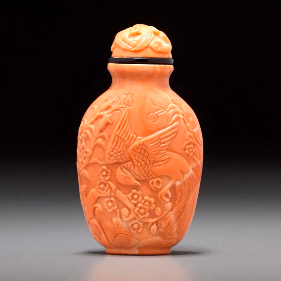 Coral snuff bottle