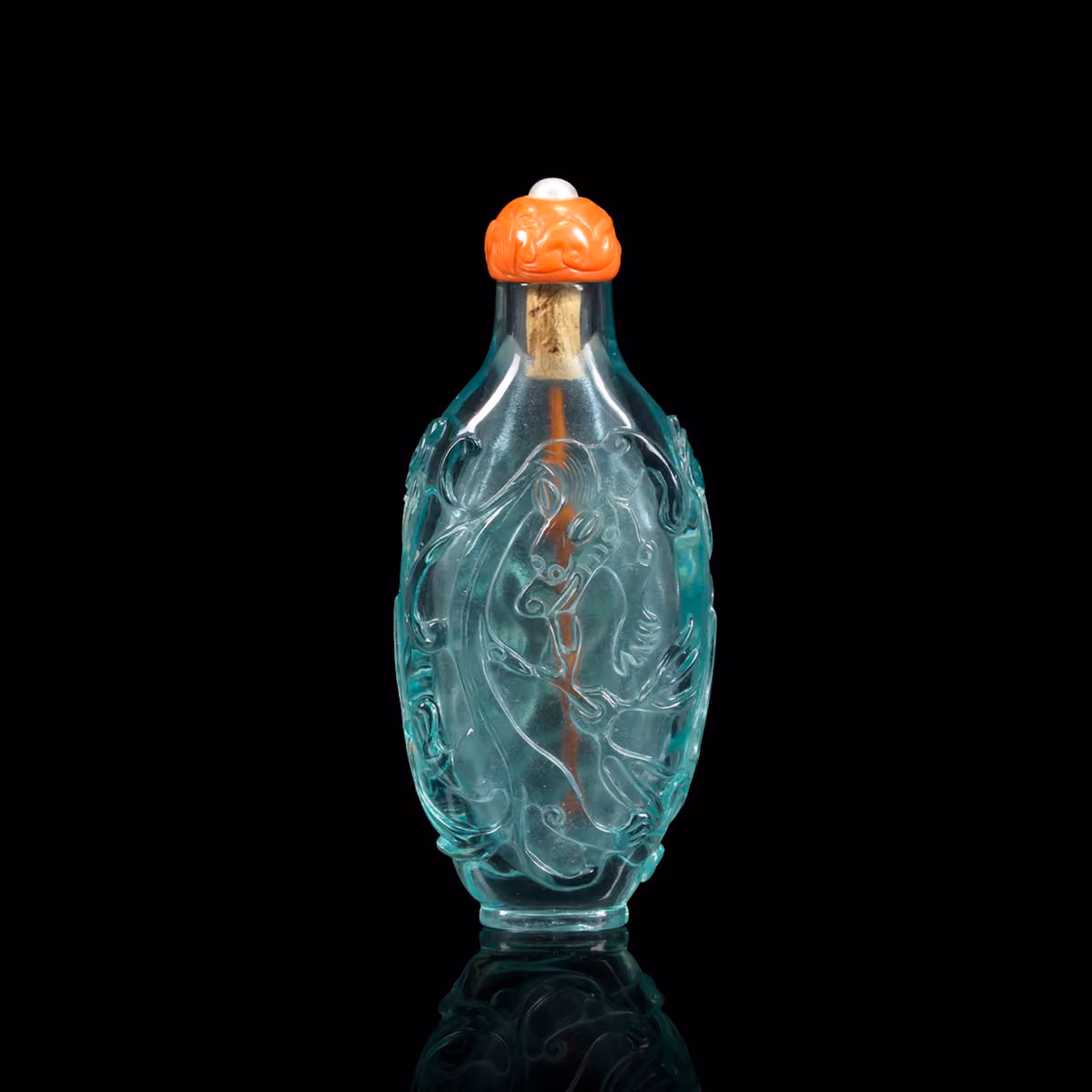 Glass imitating aquamarine snuff bottle