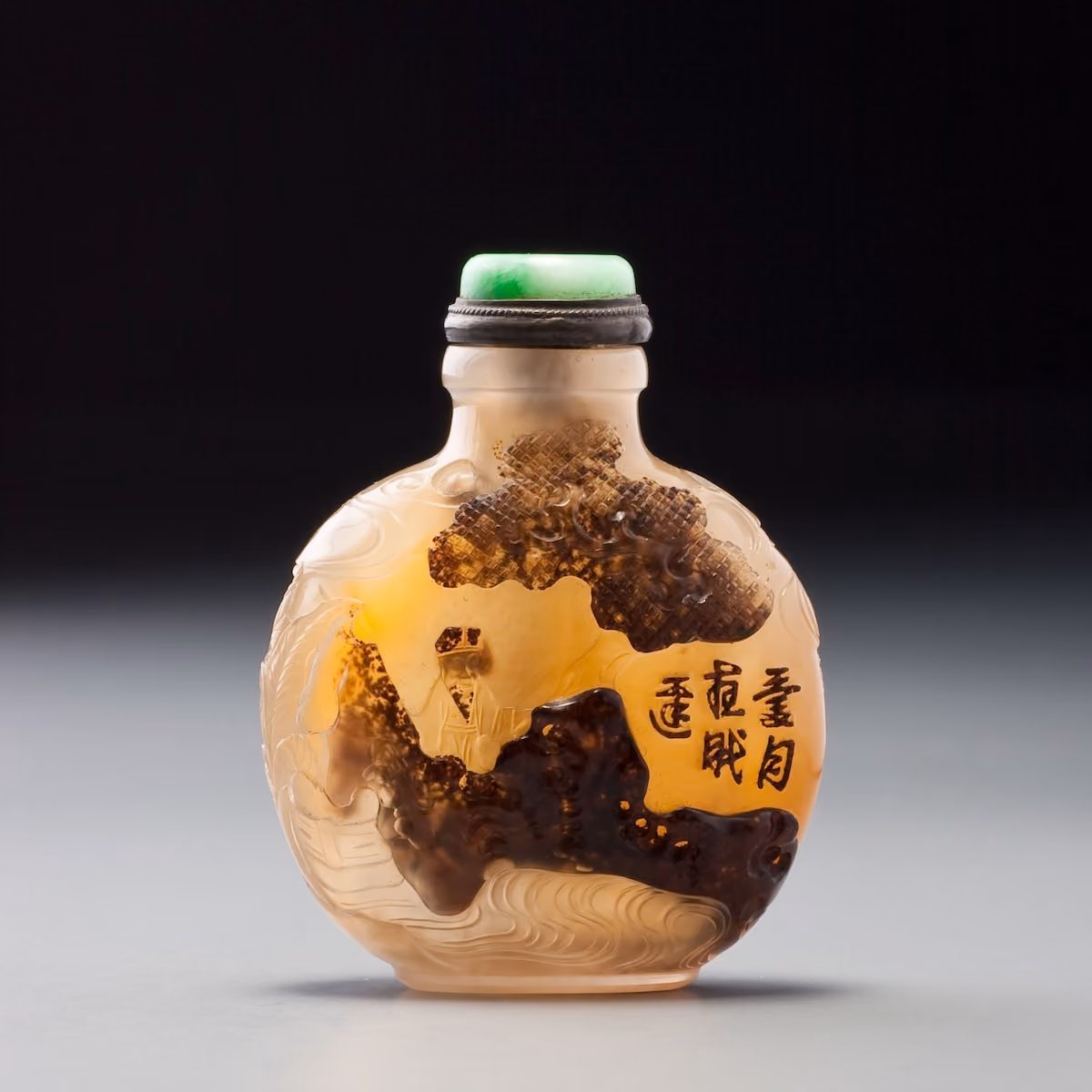 Suzhou agate snuff bottle