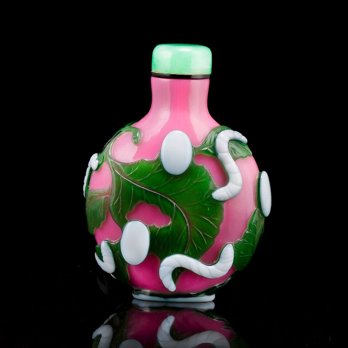 Double overlay snuff bottle