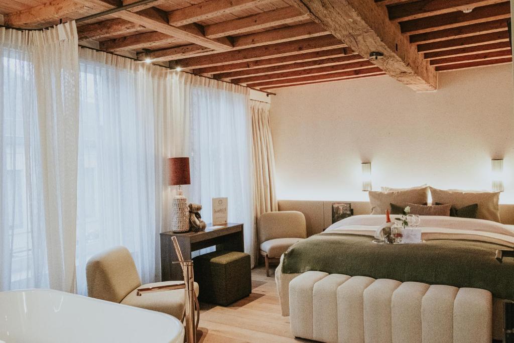 The Burgundy B and B Bruges